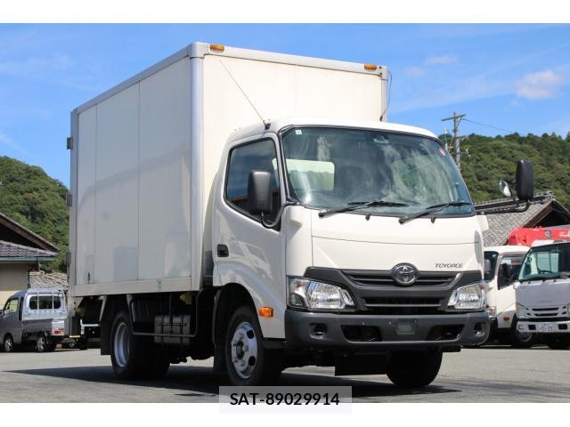Toyota TOYOACE 2019-06 8362306-2