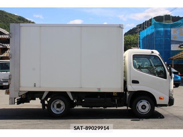 Toyota TOYOACE 2019-06 8362306-4