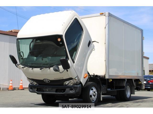Toyota TOYOACE 2019-06 8362306-8
