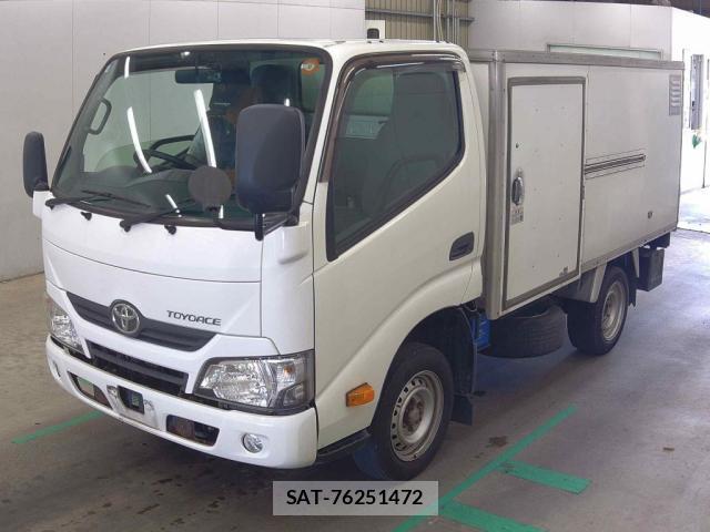 Toyota TOYOACE 2017-03 8363100-3