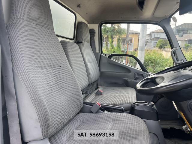 Toyota TOYOACE 2016-01 8363225-10