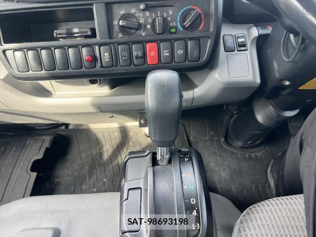 Toyota TOYOACE 2016-01 8363225-11