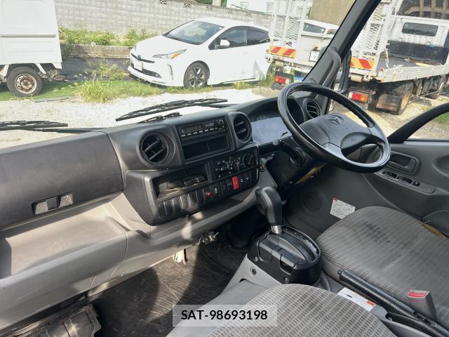 Toyota TOYOACE 2016-01 8363225-2