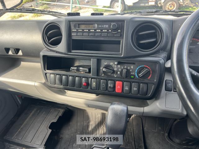 Toyota TOYOACE 2016-01 8363225-4