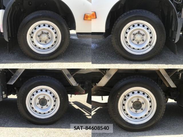 Toyota TOYOACE 2018-07 8363547-17