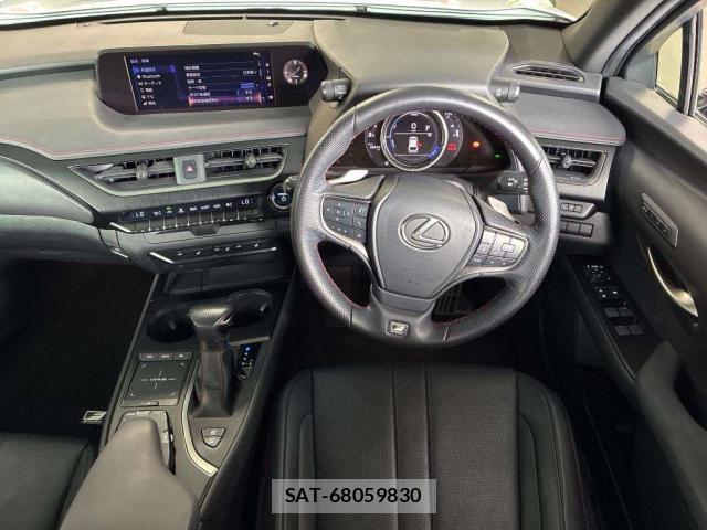 Lexus UX 2019-06 8362171-2