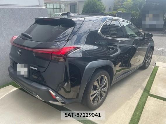 Lexus UX 2022-06 8362283-12