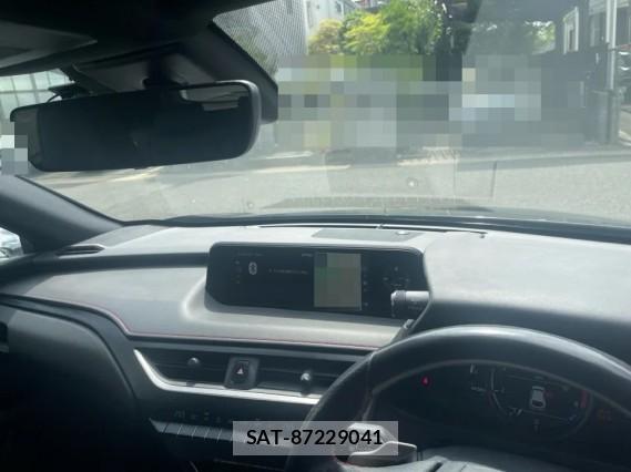 Lexus UX 2022-06 8362283-2