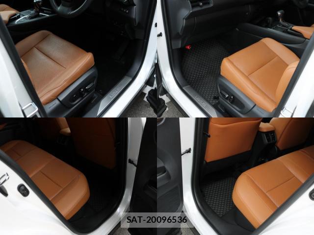 Lexus UX 2020-11 8363604-10