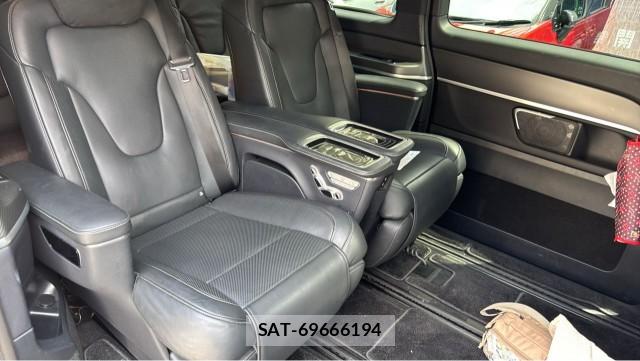 Mercedes Benz V-CLASS 2022-09 8362263-6