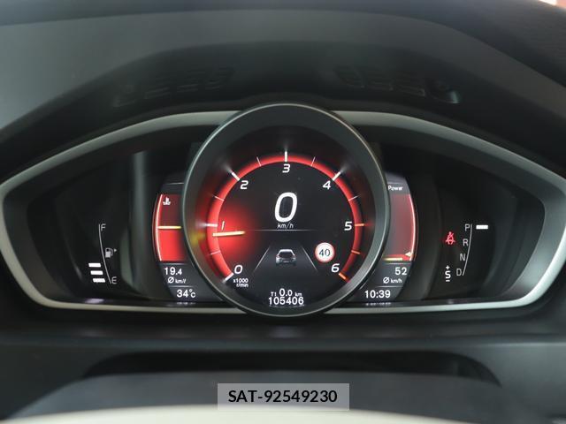 Volvo V40 2018-11 8360606-12