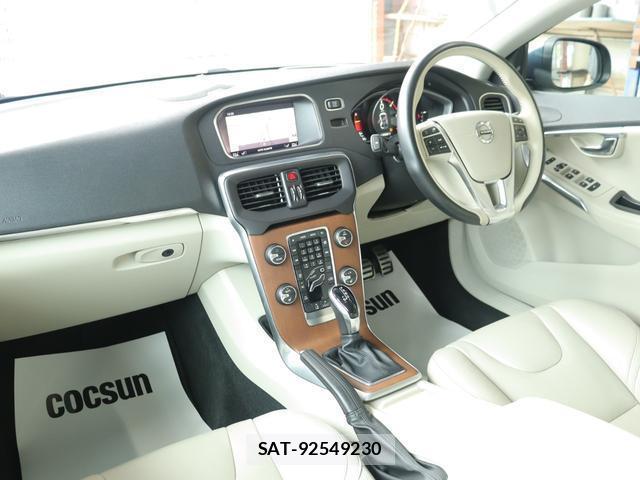 Volvo V40 2018-11 8360606-16
