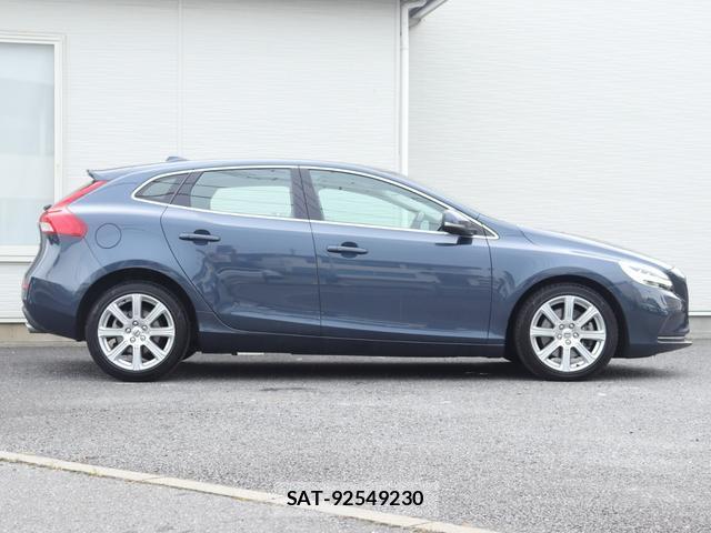 Volvo V40 2018-11 8360606-6