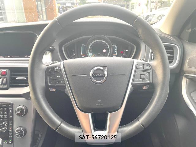 Volvo V40 2017-12 8361003-1