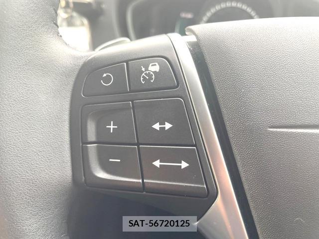 Volvo V40 2017-12 8361003-2