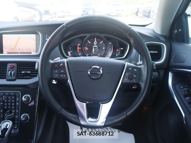 Volvo V40 2017-10 8361102-11