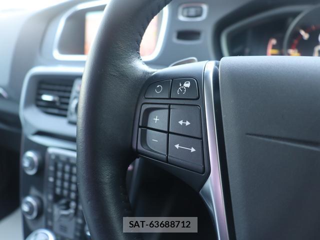 Volvo V40 2017-10 8361102-13