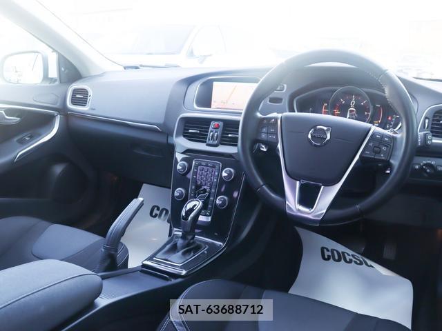 Volvo V40 2017-10 8361102-15