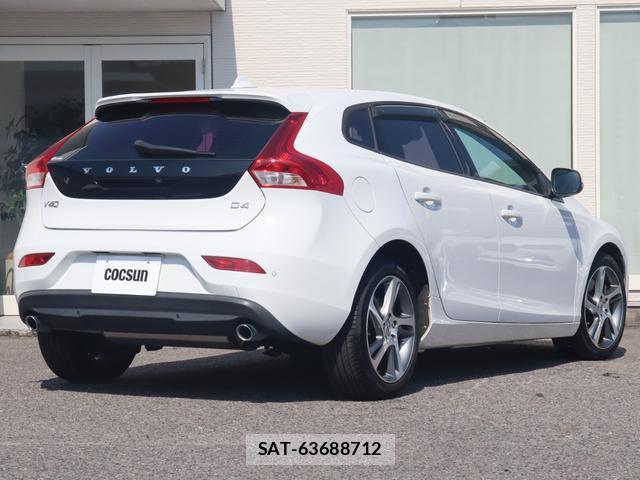Volvo V40 2017-10 8361102-7