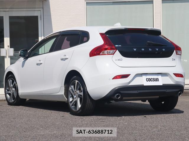 Volvo V40 2017-10 8361102-9