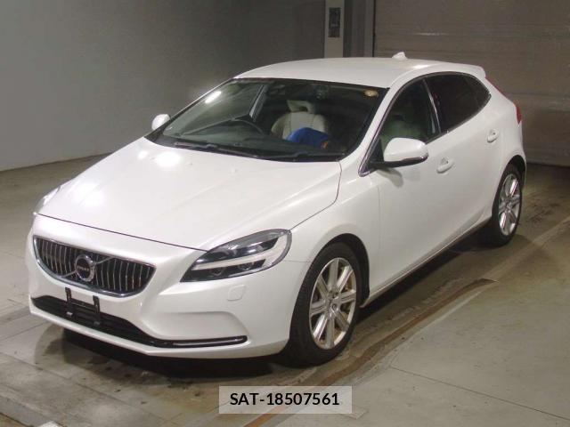 Volvo V40 2018-12 8362077-0
