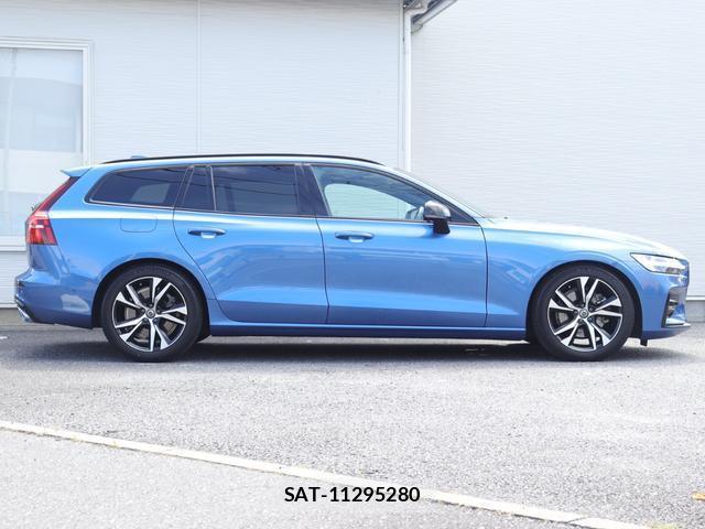 Volvo V60 2021-08 8360603-6
