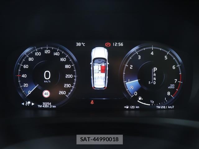 Volvo V60 2019-07 8360604-12