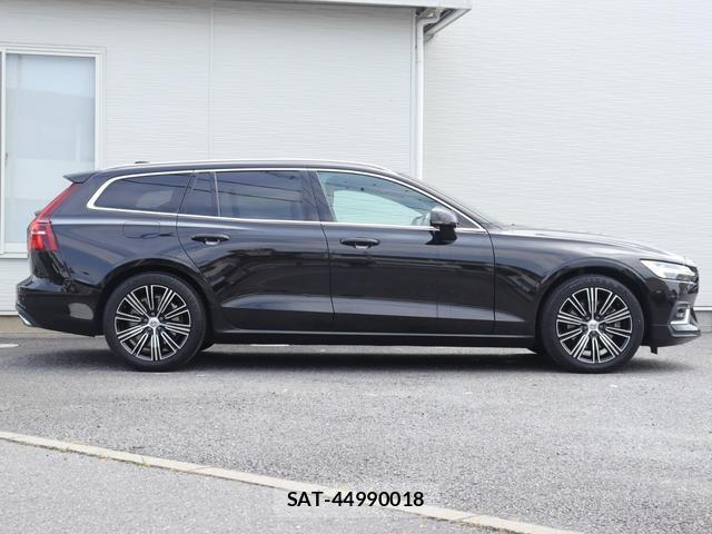 Volvo V60 2019-07 8360604-6