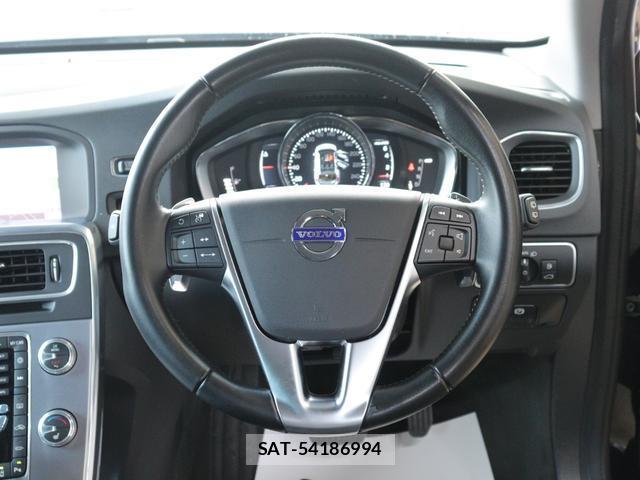 Volvo V60 2017-07 8360605-11
