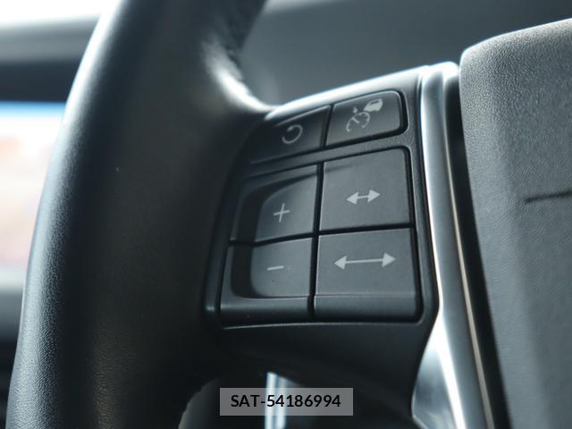 Volvo V60 2017-07 8360605-13