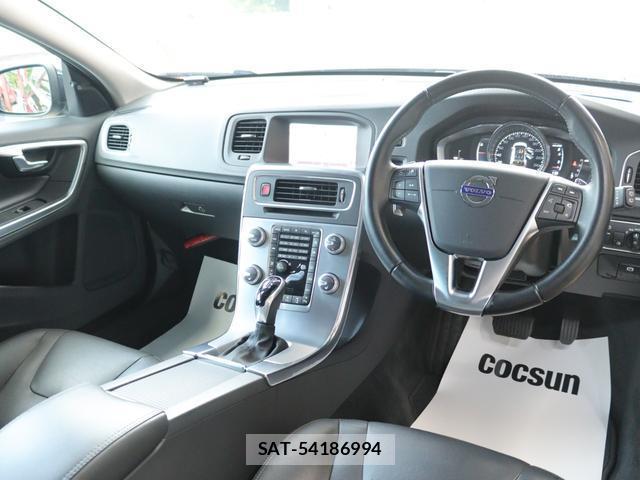 Volvo V60 2017-07 8360605-15