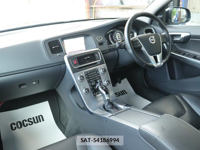 Volvo V60 2017-07 8360605-16