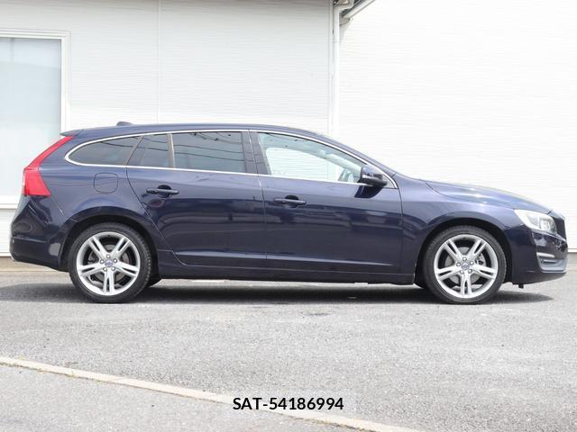 Volvo V60 2017-07 8360605-6