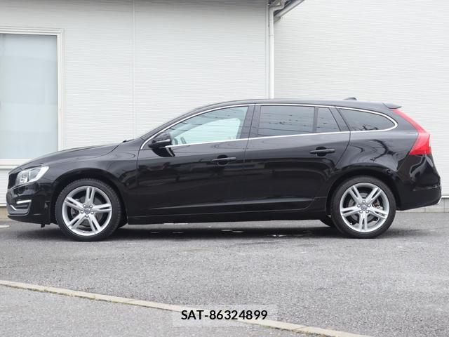 Volvo V60 2018-09 8360610-10