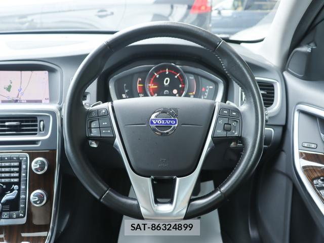 Volvo V60 2018-09 8360610-11
