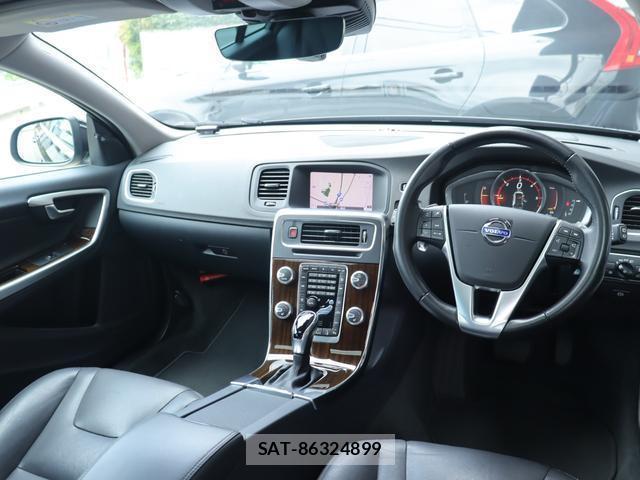 Volvo V60 2018-09 8360610-15