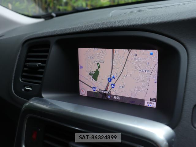 Volvo V60 2018-09 8360610-16