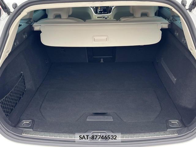 Volvo V60 2019-09 8361087-14