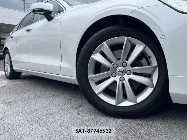Volvo V60 2019-09 8361087-15