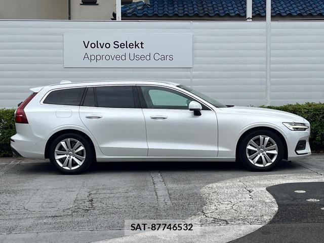 Volvo V60 2019-09 8361087-18