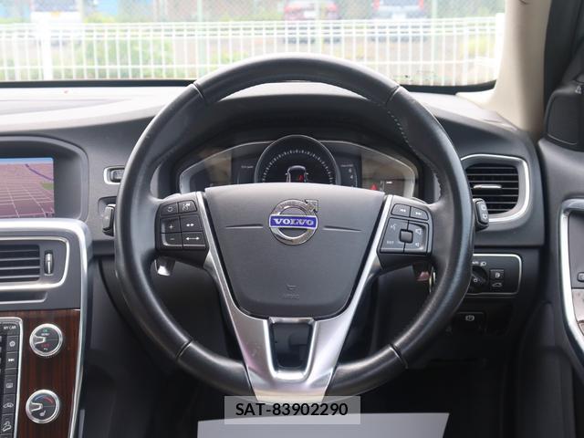 Volvo V60 2018-03 8361099-11