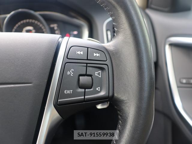 Volvo V60 2017-09 8361103-14