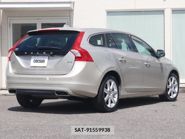 Volvo V60 2017-09 8361103-7