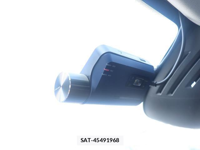 Volvo V90 2019-07 8361100-16