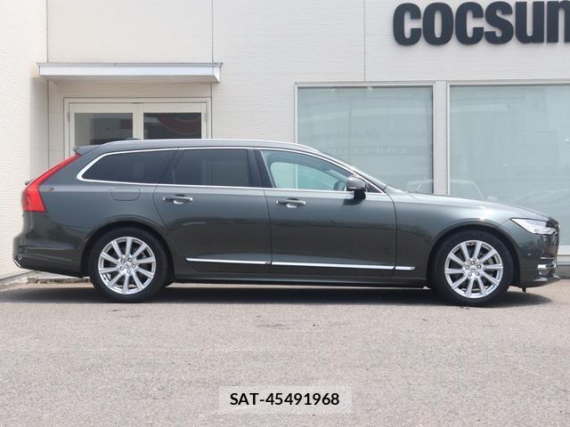 Volvo V90 2019-07 8361100-6