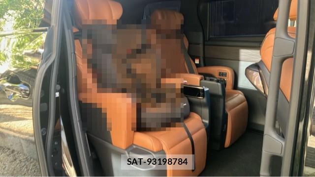 Toyota VELLFIRE 2024-04 8362229-6