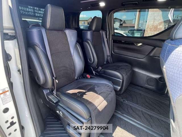 Toyota VELLFIRE 2017-08 8360826-12