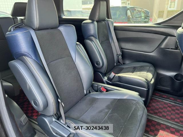 Toyota VELLFIRE 2017-07 8362661-3