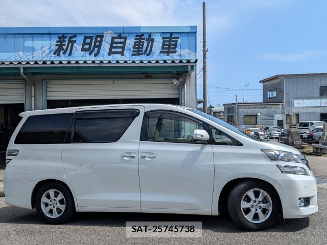 Toyota VELLFIRE 2013-03 8363693-3