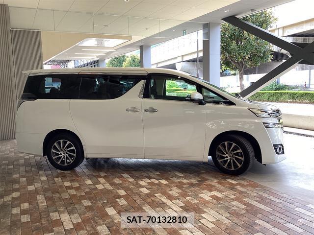 Toyota VELLFIRE 2018-01 8363752-13